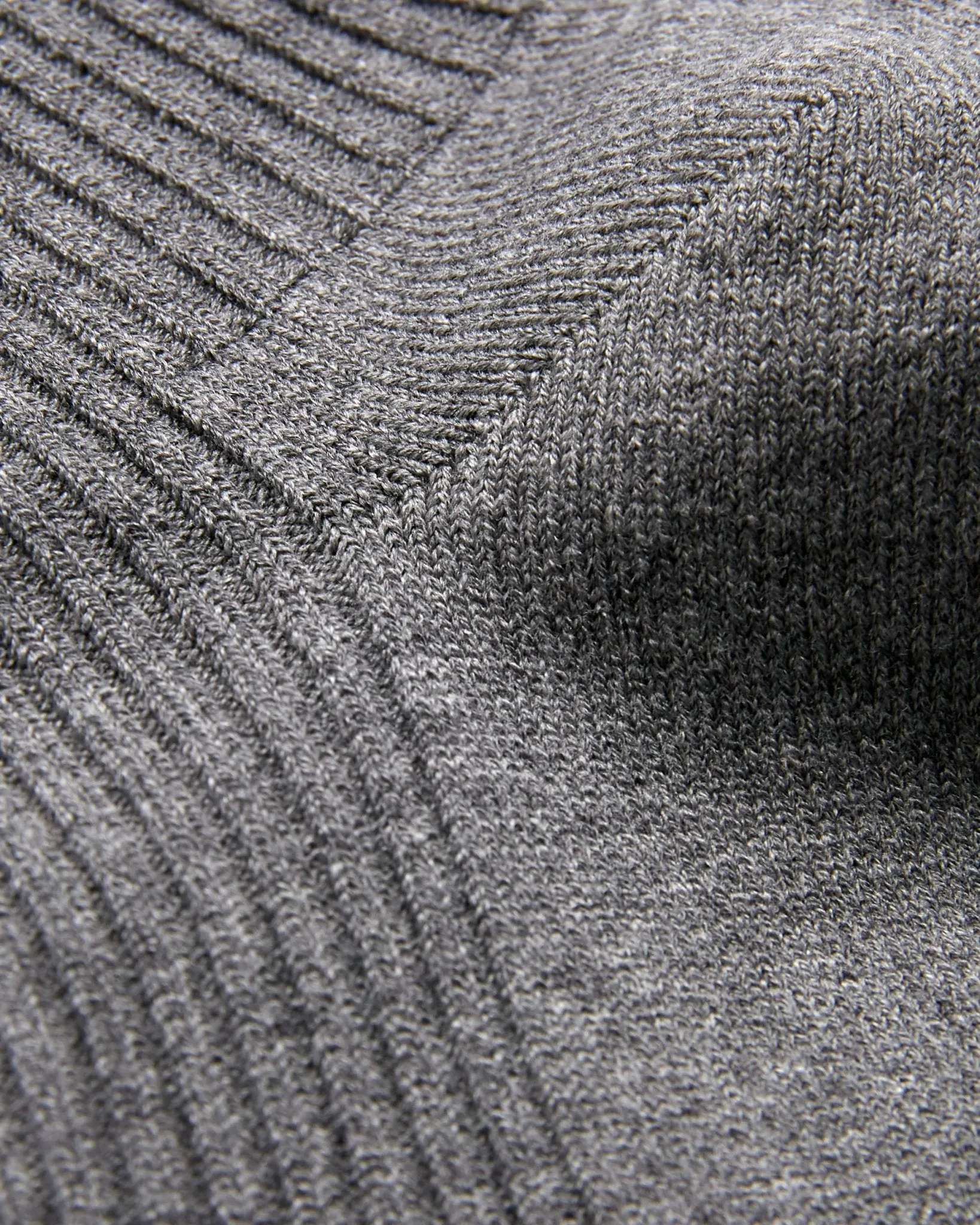 Tabio Power Fit Crew Socks: Heather Grey